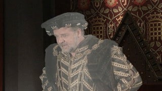 ‘SNL’: Watch Russell Crowe Channel Henry VIII – ‘Bear Me a Son!’ (Video)