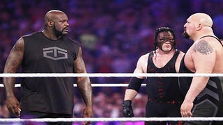 Shaquille O’Neal Surprises WWE Fans at WrestleMania 32 (Video)