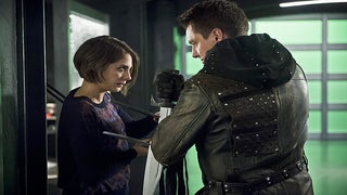 ‘Arrow’ EPs Preview ‘Shocking’ Episode Reveal: Who’s in the Grave?