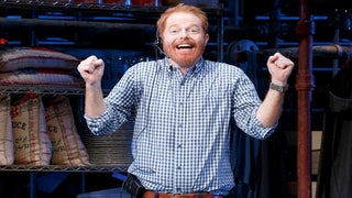 ‘Fully Committed’ Broadway Review: Jesse Tyler Ferguson Brings to Life Modern Family of Entitled Creeps