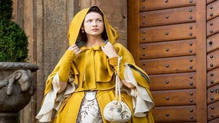 ‘Outlander’ Star Caitriona Balfe Previews Jamie, Claire in Season 2: ‘They’re in a Hopeful Place’
