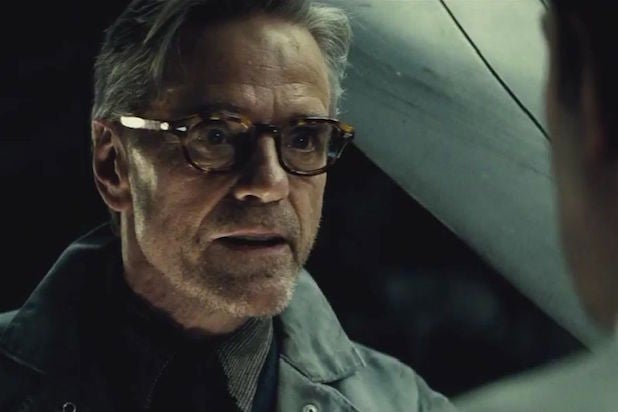 Jeremy Irons Batman v Superman bad reviews