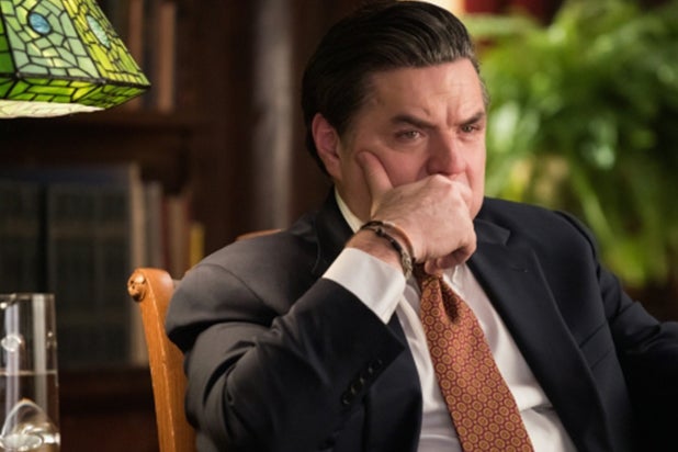 Oliver Platt as Reese Dipple Oliver Platt as Reese Dipple