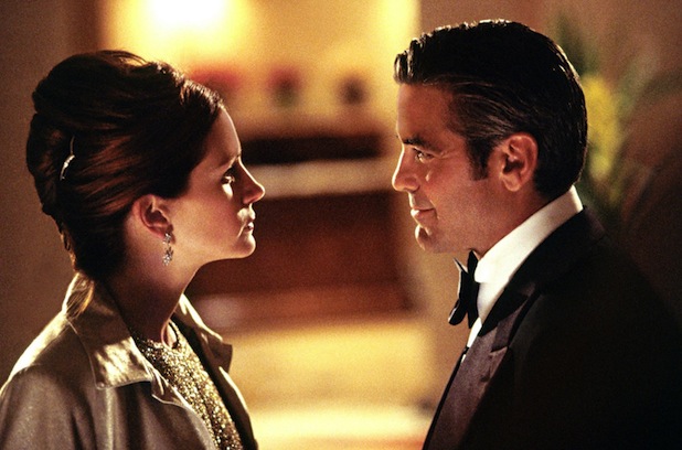 julia_roberts_george_clooney_ocean's_eleven_001 julia_roberts_george_clooney_ocean's_eleven_001