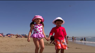 Jimmy Kimmel’s ‘Baby Bachelorette’ Goes to the Beach for Destination Date (Video)