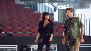 ‘Roadies’ Review: Cameron Crowe Keeps Rocking Down a Lost Highway