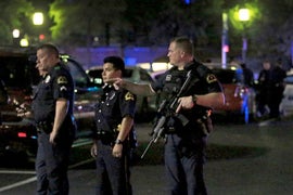 Hollywood Calls for Nonviolence After Dallas Police Shooting: ‘This Was a Hate Crime’