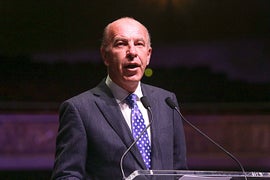 NBC Announcer Al Trautwig Apologizes for Offensive Tweet About Simone Biles’ Parents