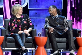 Snoop Dogg, Martha Stewart to Host Celebrity Dinner Parties on VH1