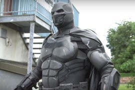Batman Superfan’s Cosplay Costume Sets a Guinness World Record (Video)