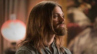 ‘The Walking Dead’ Star Tom Payne Teases Jesus’ Fate, Future Gay Storylines (Video)
