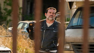 ‘Walking Dead’ Star Jeffrey Dean Morgan Tweets to Fans to Stop Showing Up at His House
