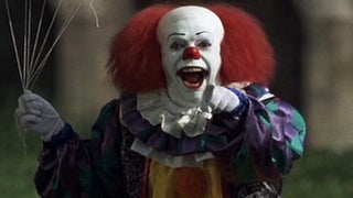 Stephen King’s ‘It’ Come to Life? Clown Reportedly Trying to Lure Kids Into the Woods (Video)