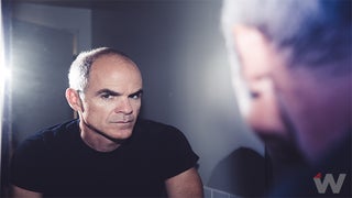 Why ‘Black Mirror’ Star Michael Kelly Won’t Let His Daughter Have a Cellphone (Video)