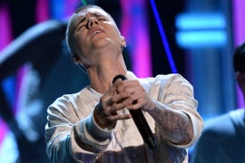 Justin Bieber Is a ‘Bully’ Who Spit in My Face, Neighbor Claims in Court Docs