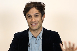 gael garcia bernal desierto trump debate president hillary clinton amores perros