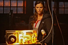 ‘Frequency’ Review: CW Joins TV’s Time-Travel Craze With Peyton List Drama