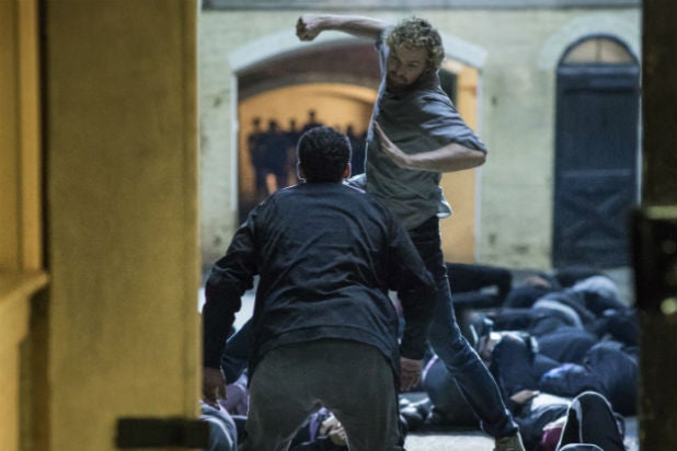 eiserne Faust Wunder bestes TV-Shows Verweise auf andere netflic zeigt jessica jones luke cage tollkühn iron fist wonder best tv shows references to other netflicshows jessica jones luke cage daredevil