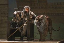 ‘Walking Dead’ Introduces King Ezekiel With a Mighty Roar