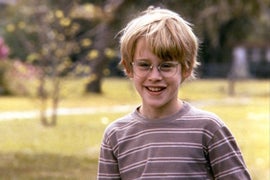 Macaulay Culkin Remembers That Time He Took the ‘Most ’90s Photo Ever’ (Video)