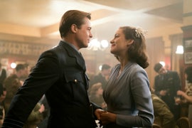 ‘Allied’ Review: Brad Pitt and Marion Cotillard Rarely Intrigue as Spies in Love