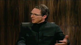 ‘SNL’: Watch Benedict Cumberbatch Play Awesome Riddling British Villain (Video)