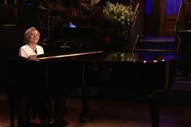 ‘SNL’: Watch Kate McKinnon Sing Leonard Cohen’s ‘Hallelujah’ as Hillary Clinton (Video)