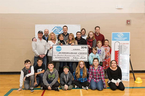 Chris Pratt donates 500k to Teen Center