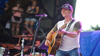 Country Singer Granger Smith Falls Off Stage, Sustains Broken Ribs, Punctured Lung (Video)