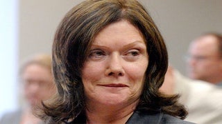 ‘Making a Murderer’ Attorney Kathleen Zellner Challenges Andrew Colborn to Reenact Bookcase Theory From Trial