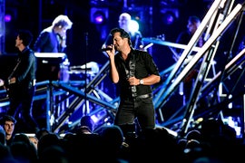 Luke Bryan on Why He Punched ‘Disruptive’ Heckler During Concert (Video)