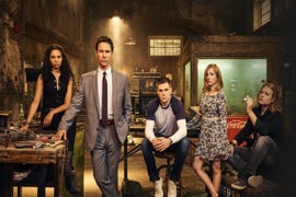 ‘Travelers’ Season 2: 9 Questions We Need Answered (Photos)