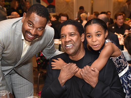 _0004_mykelti-williamson-denzel-washington-saniyya-sidney-getty-images