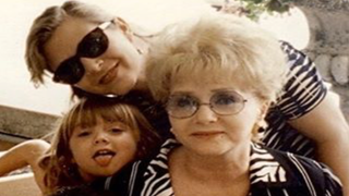 Carrie Fisher’s Daughter Breaks Silence With Instagram Tribute (Photo)