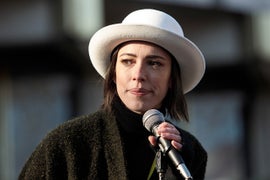 Rebecca Hall Donates Salary From Woody Allen Movie to #TIMESUP