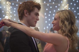 ‘Riverdale’ Series Premiere Recap: A Dead Body Interrupts Teen Angst