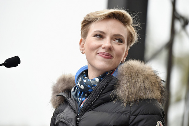 Biqle Nudist Pageant - Scarlett Johansson Leaves Manager Rick Yorn After 2 Decades