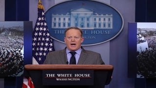 Sean Spicer’s Urgent Tweet to the Nation: ‘n9y25ah7’