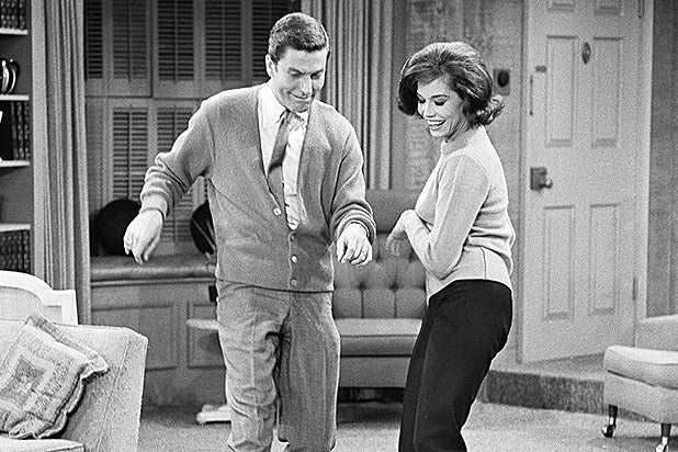 Mary Tyler Moore Changed Tv S Dress Code By Wearing Pants