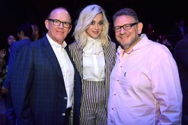 Grammy Parties: Katy Perry Recalls Her Days as a ‘Walking Overdraft Fee of $38’ (Video)