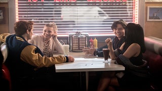 ‘Riverdale’ Fans: Here Are the 5 Essential Graphic Novels You Need to Read (Photos)