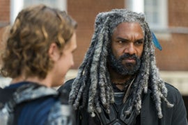 ‘Walking Dead’ Star Breaks Down Ezekiel’s ‘Hard Choice’ in Push Towards War