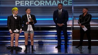 Grammys: Twenty One Pilots Try To Make No-Pants the New Underboob