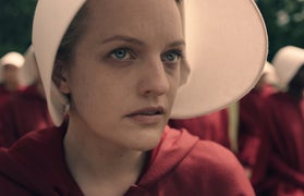‘The Handmaid’s Tale’: Why Is Elisabeth Moss a Bloody Mess in Season 2? (Photo)
