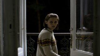 ‘Personal Shopper’ Review: Kristen Stewart Sees Ghosts in Captivating Arthouse Thriller