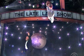James Corden, Kristen Bell Duet While Attached to World’s Worst Pulley System (Video)