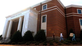 Judge Permits White Alabama Town to Secede From School District