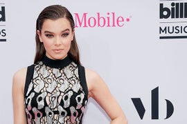 Hailee Steinfeld to Play Emily Dickinson in Apple Comedy Series