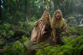 ‘Snatched’ Review: Amy Schumer and Goldie Hawn Make an Uneven Duo in Comic Misadventure