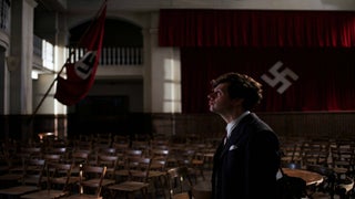 ’13 Minutes’ Review: True-Life One-Man Hitler Assassination Plot Makes for Interesting Tale